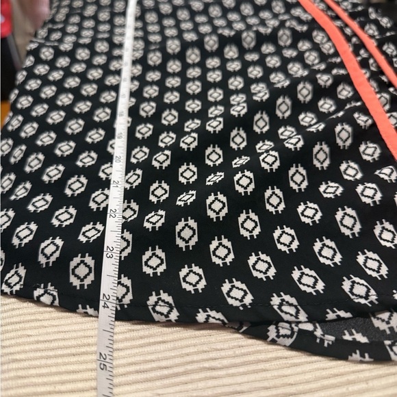 Bobeau Black and Orange Boxy Blouse - Picture 6 of 8